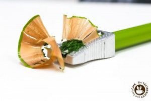 Polychromo angespitzt mit Spitzer auf dem Tisch. Testbericht